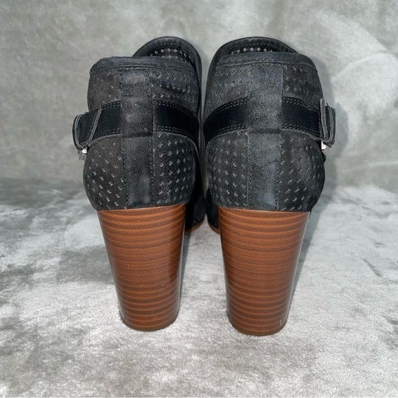 Sam Edelman Easton Black Suede Peep Toe Perforated Booties Chunky Heel Size 8.5 - Picture 5 of 12